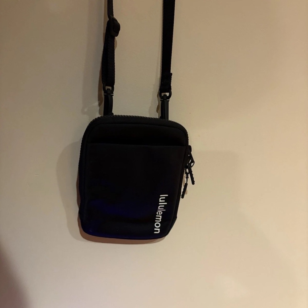 lululemon athletica Black Compact Crossbody Pouch